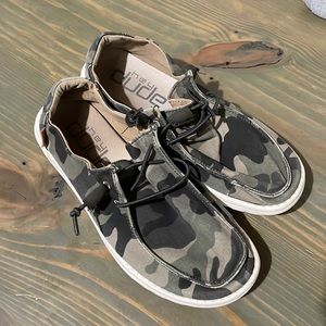 Hey Dude’s Womens 8